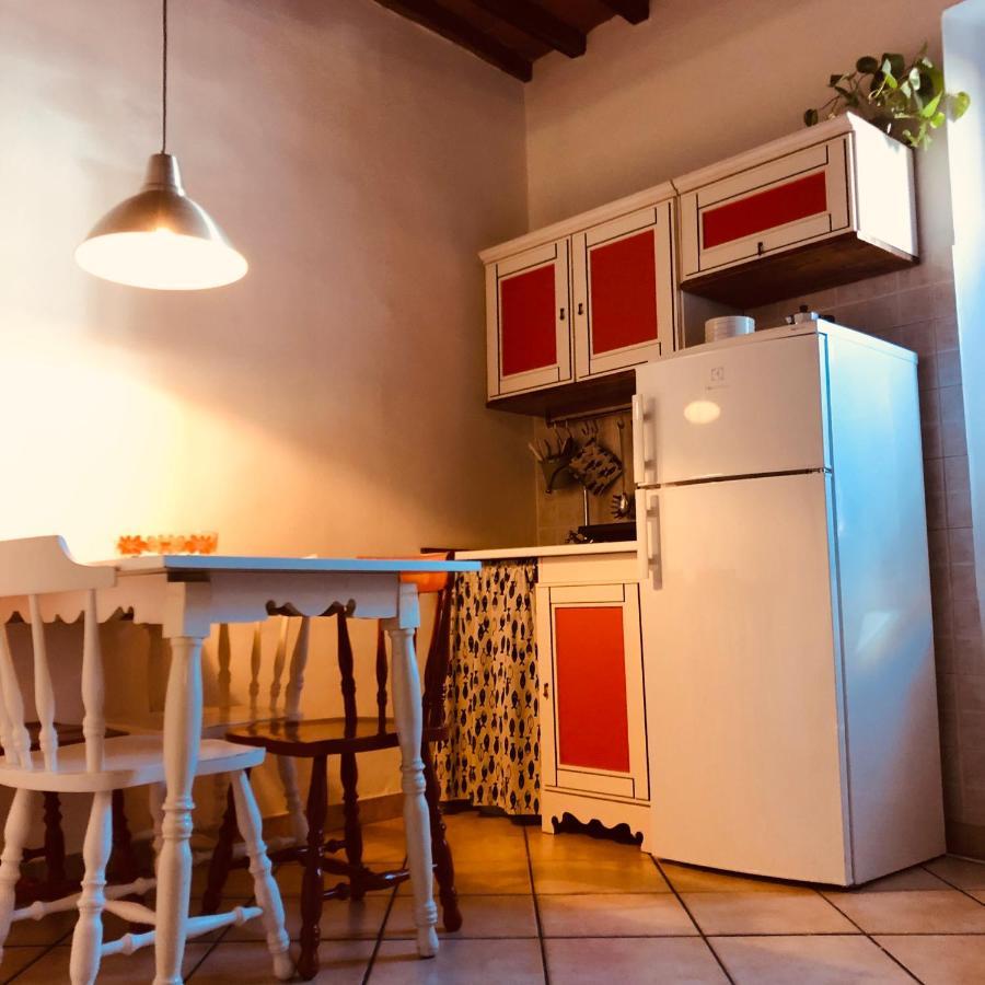 Anitta Guesthouse カスタニェート・カルドゥッチ エクステリア 写真